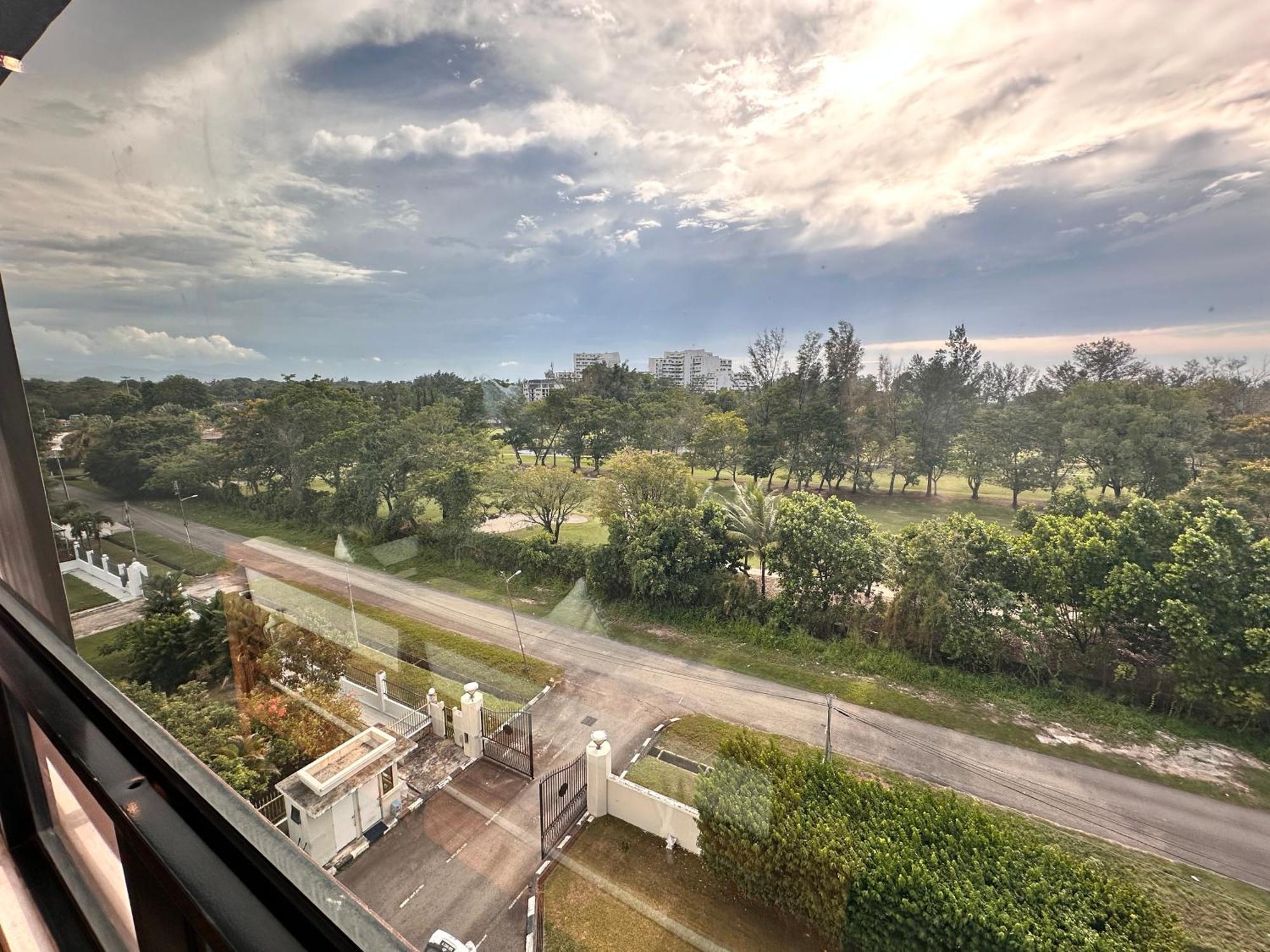 Aa Residen Luxury Condo Homestay 18Mins Walk Tanjung Aru Beach & Golf Course, Not Beach Side Resort 코타키나발루 외부 사진