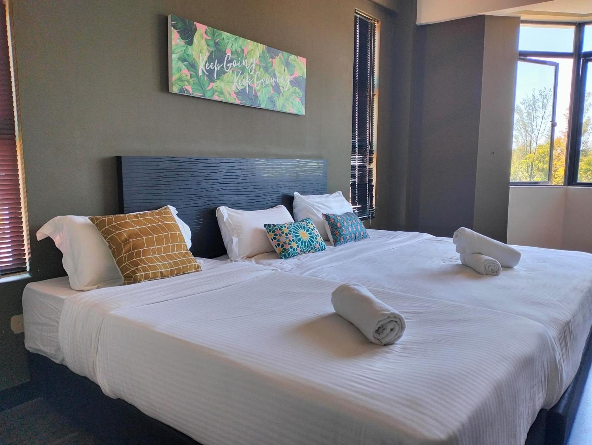 Aa Residen Luxury Condo Homestay 18Mins Walk Tanjung Aru Beach & Golf Course, Not Beach Side Resort 코타키나발루 외부 사진